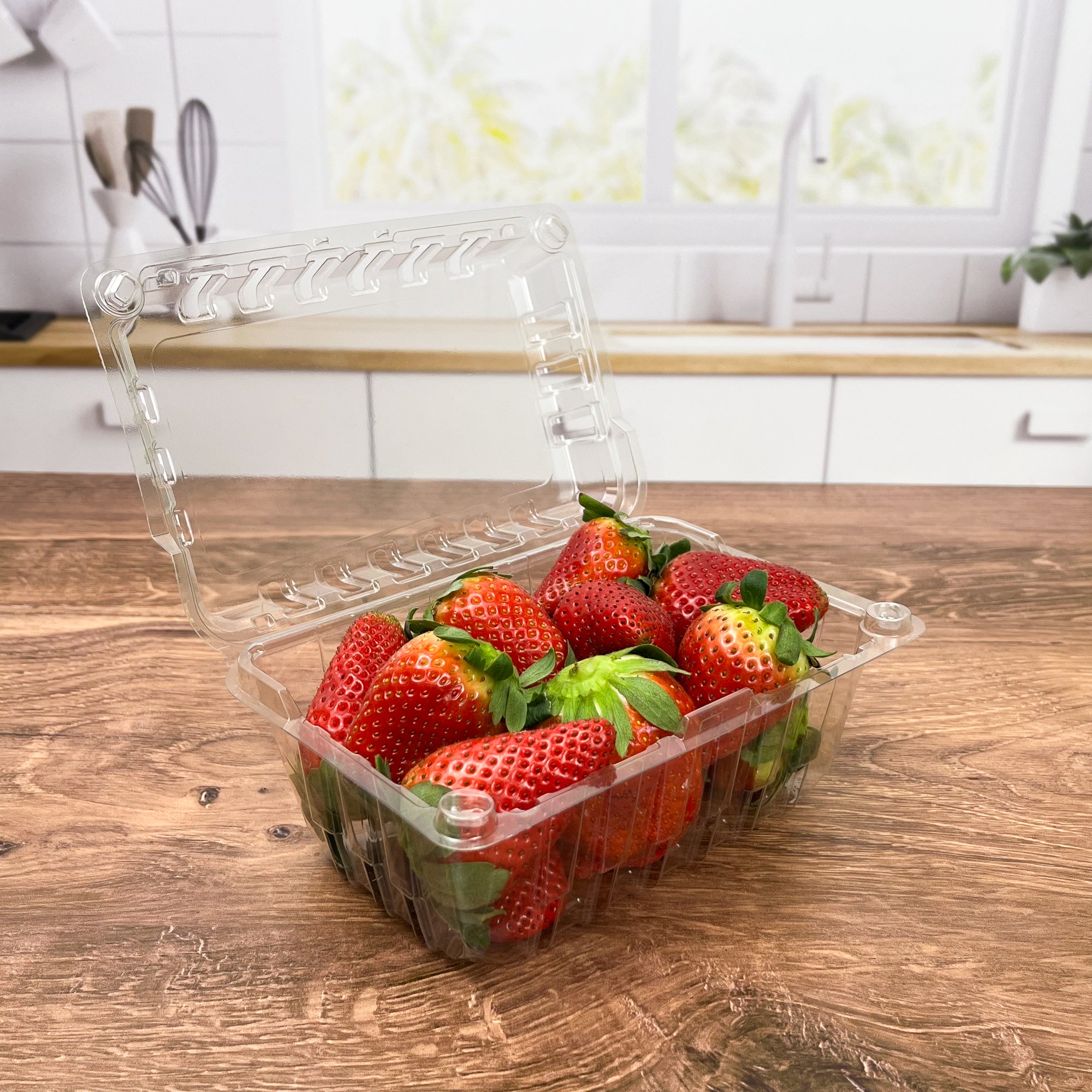 1 lb. Clear Vented Clamshell Produce / Berry Container - Case of 352